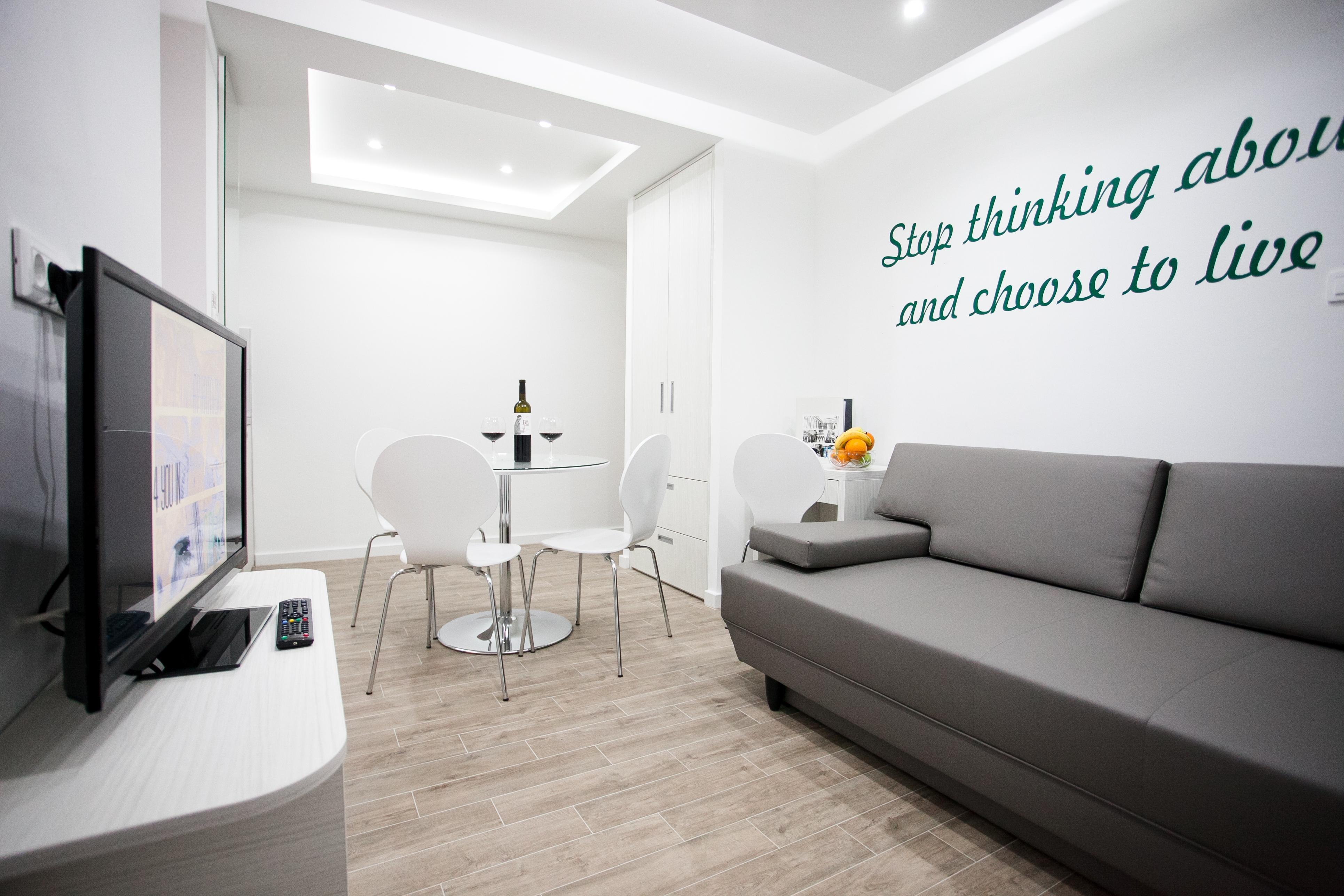 Apartment 4 You In